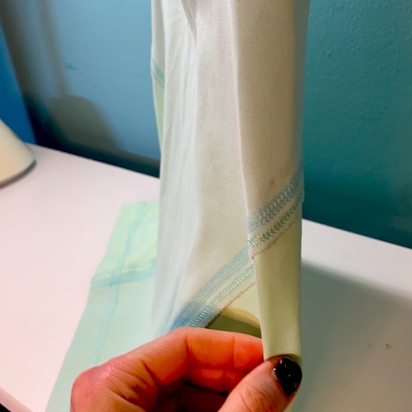 RARE Lululemon Power Up Tank 4 Mint Moment LikNew - Picture 9 of 13